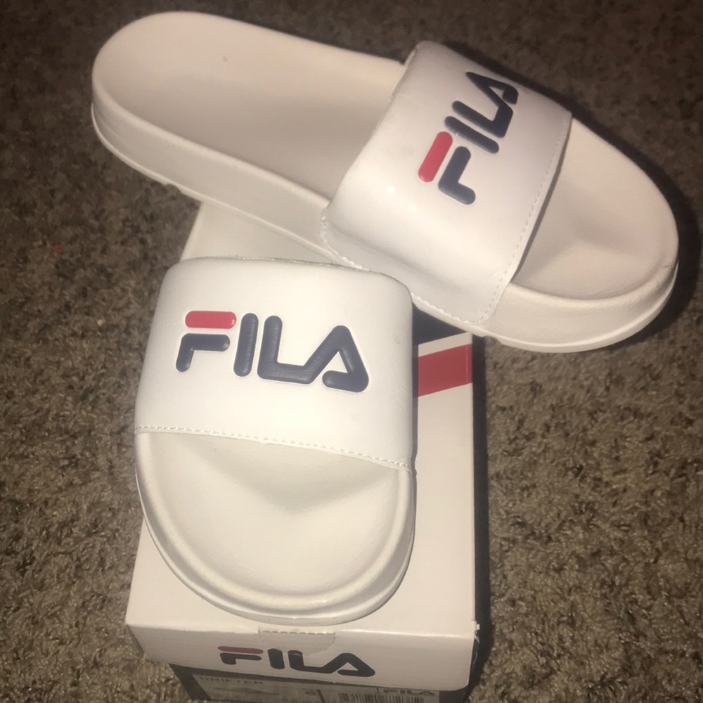 Fila slides!